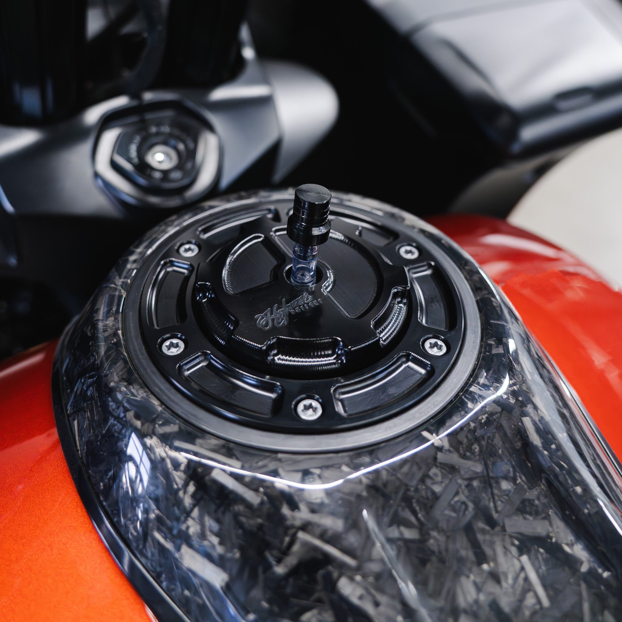 2023.5-2026 Harley Touring Gas Cap Assembly Kit | 6pt Moto X Style